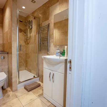 Home-Like 1-Br Flat In Victoria London Exterior photo