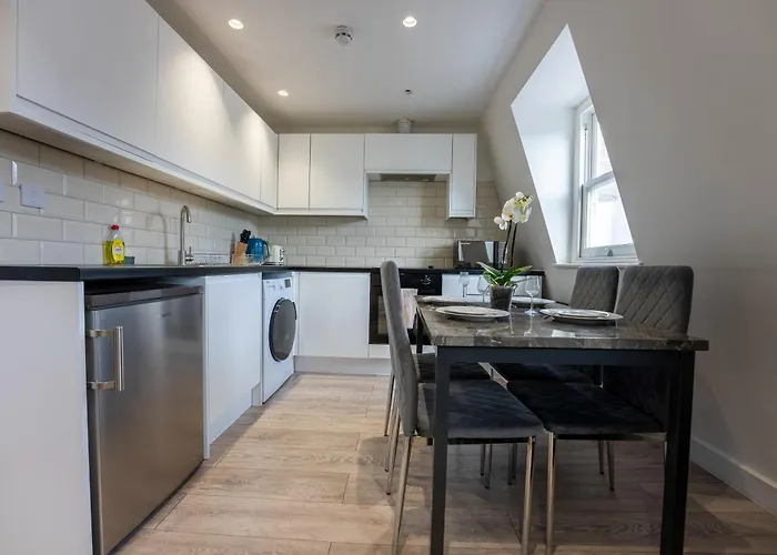 Home-Like 1-Br Flat In Victoria