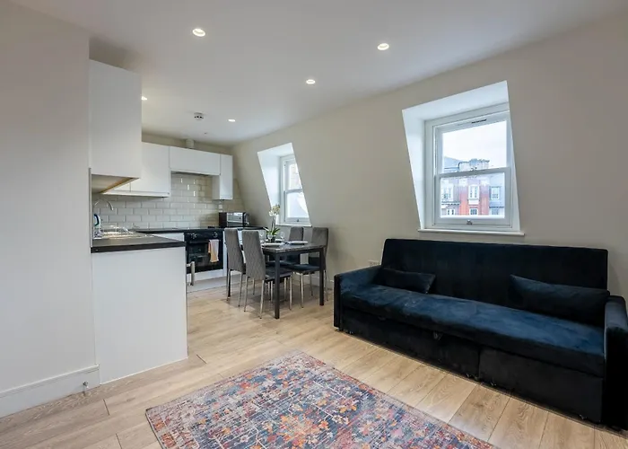 Home-Like 1-Br Flat In Victoria