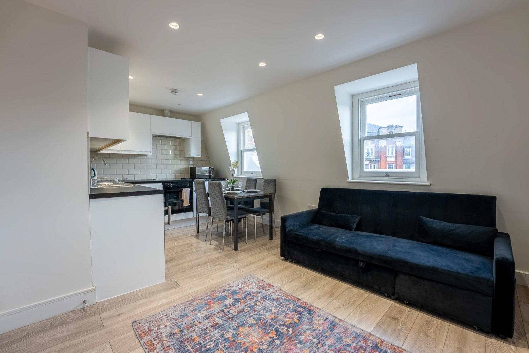 Home-like 1-br Flat In Victoria