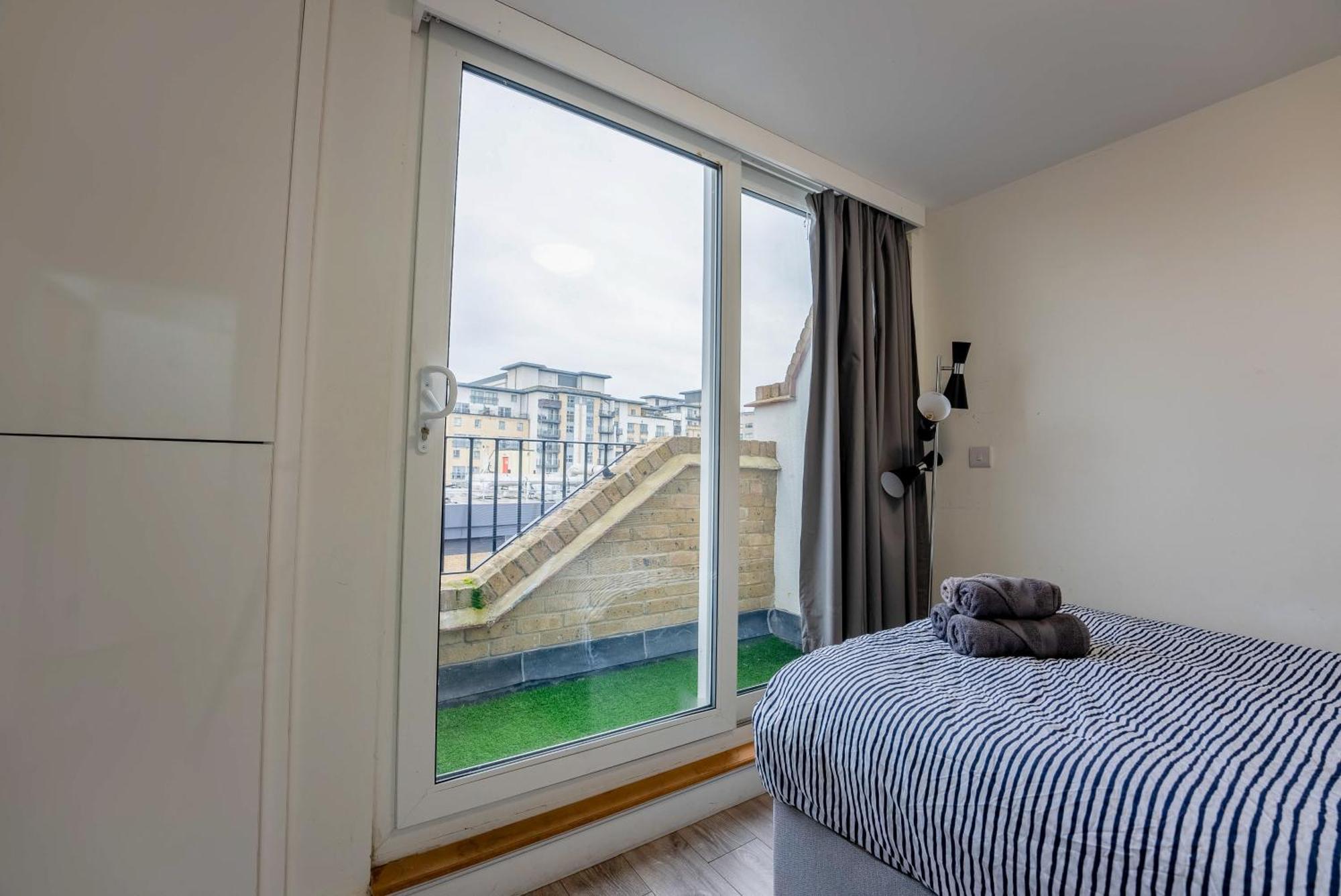 Apartment Home-like 1-br Flat In Victoria London