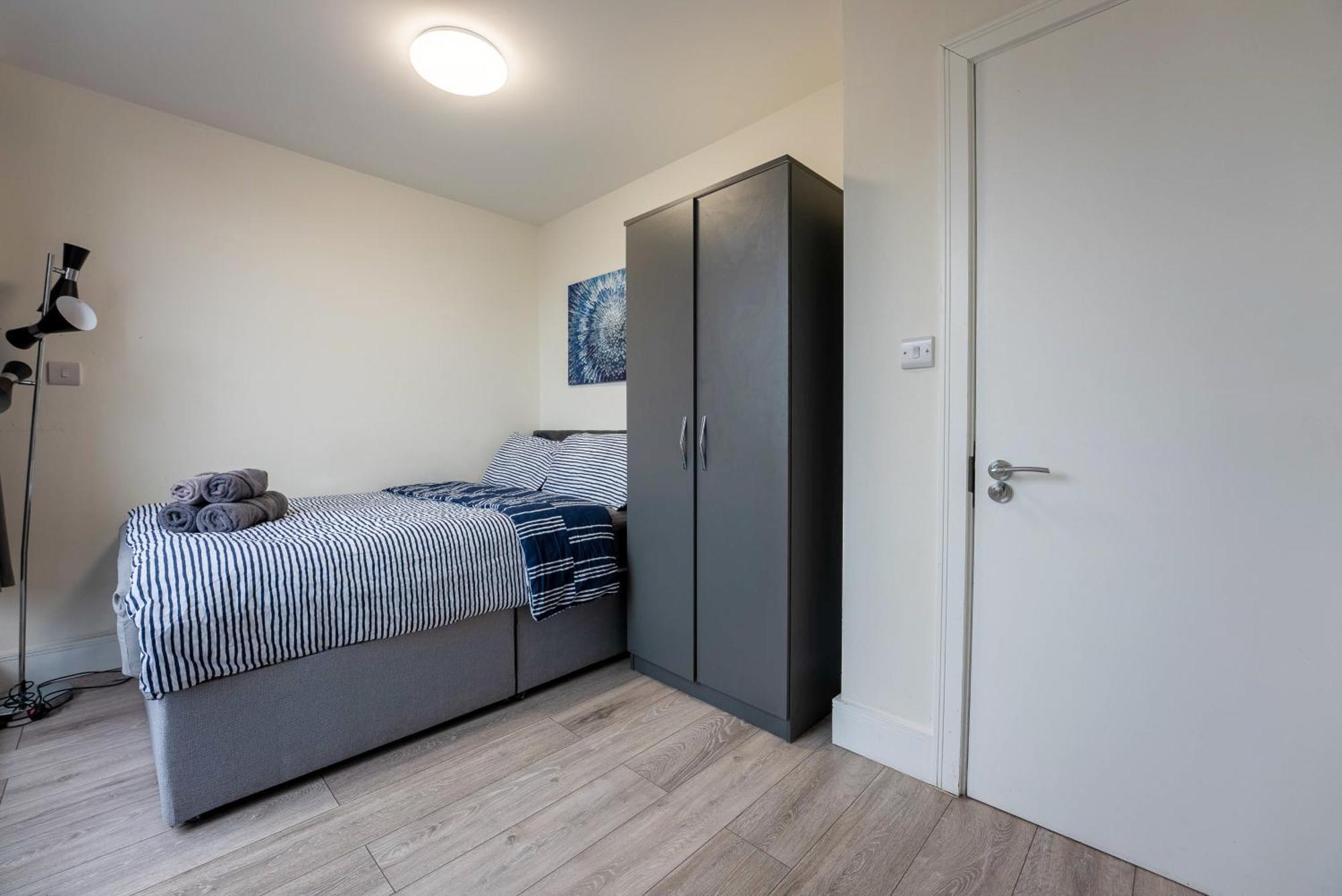 Home-like 1-br Flat In Victoria Apartment